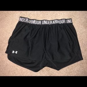 Black Under Armour Shorts!!